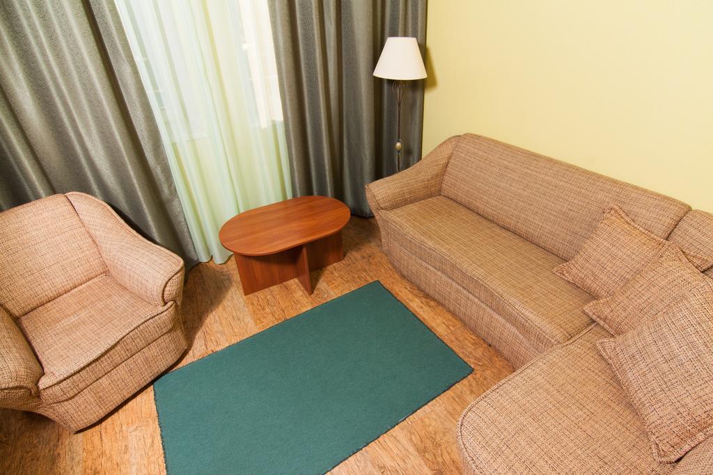 Mini-Hotel On Geroiv Energetykiv Street 18 เคียฟ ภายนอก รูปภาพ