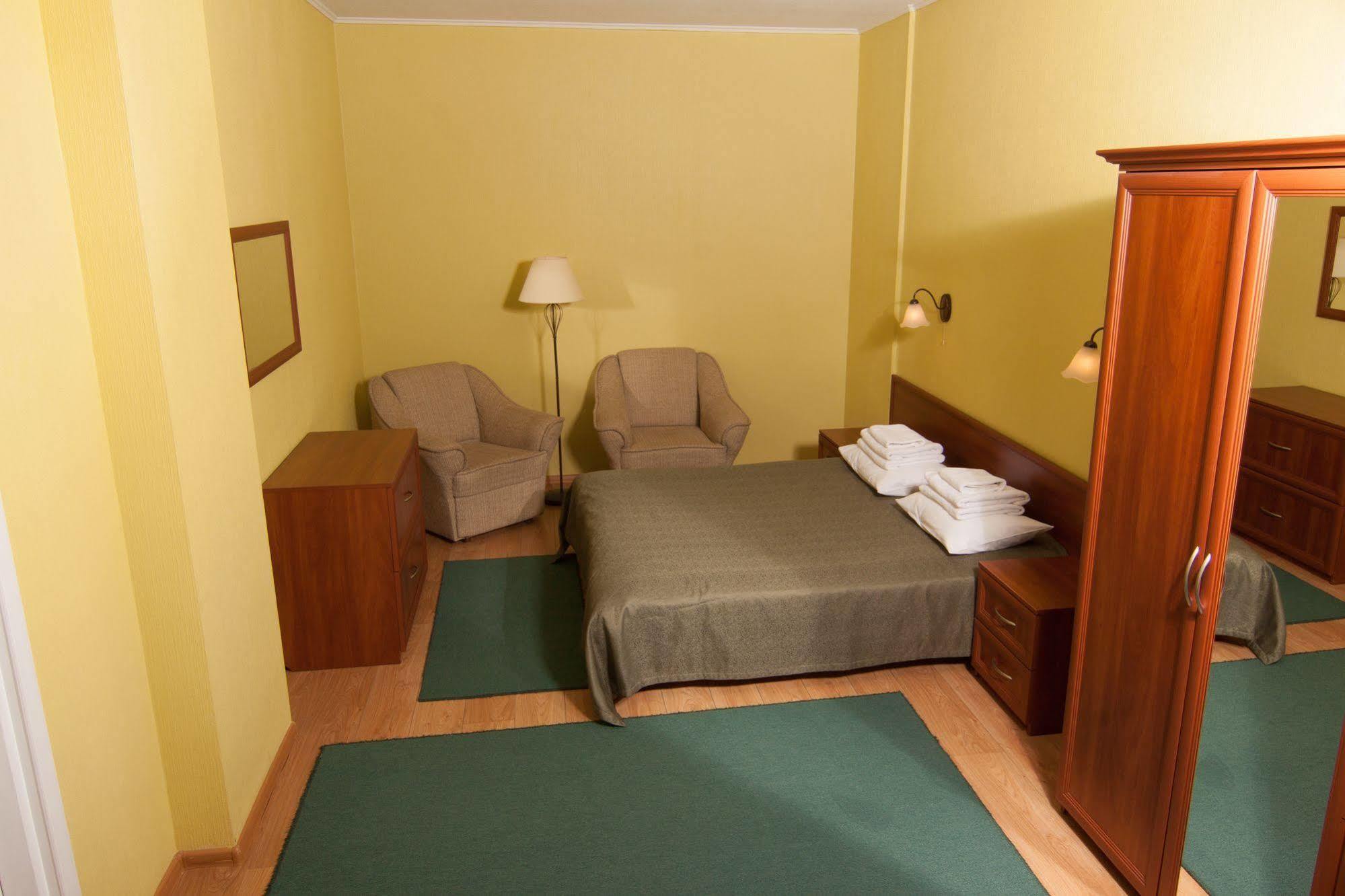 Mini-Hotel On Geroiv Energetykiv Street 18 เคียฟ ภายนอก รูปภาพ